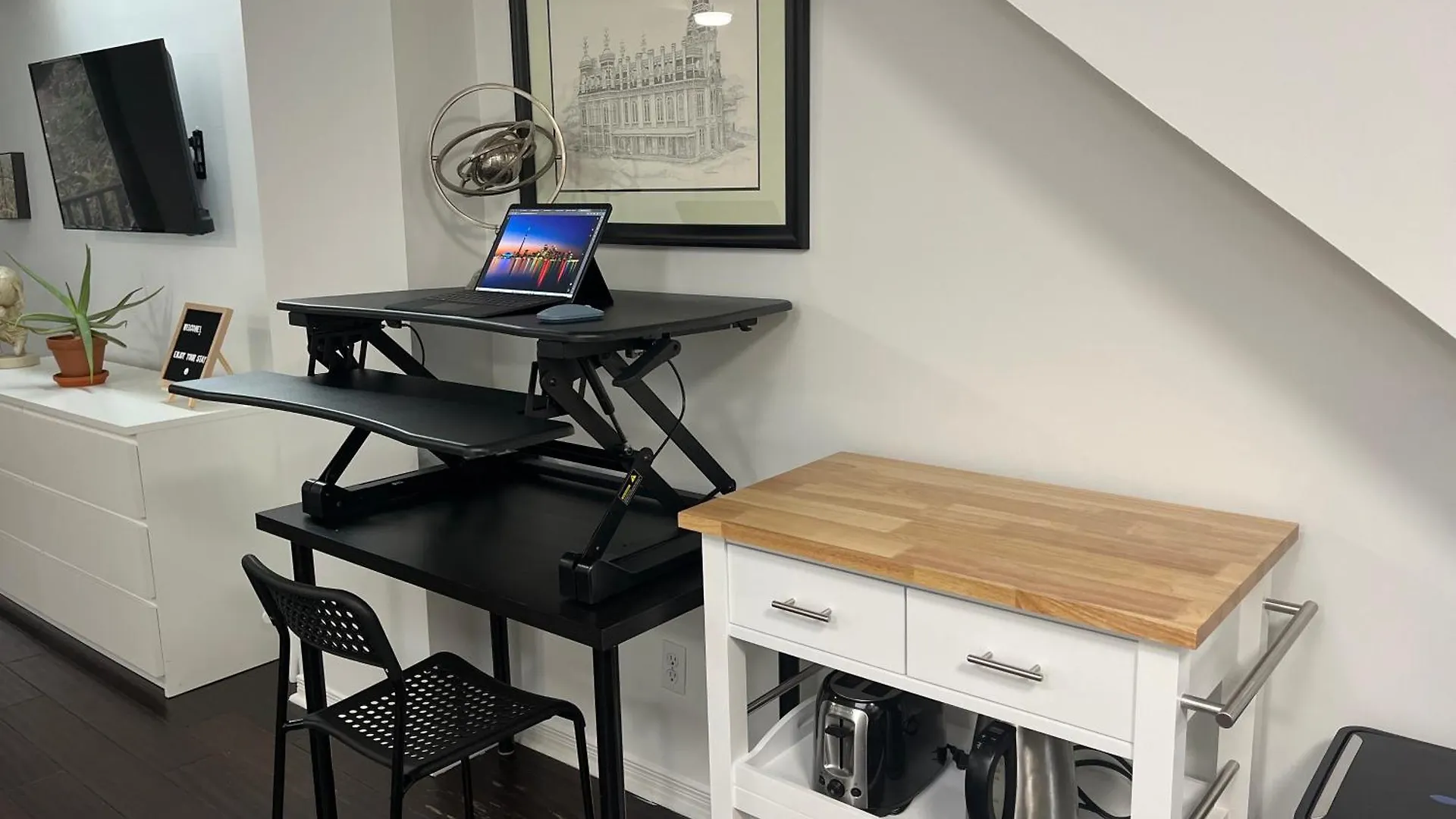 Bright, Private, Peaceful Suite With Retail Conveniences Steps Away Toronto