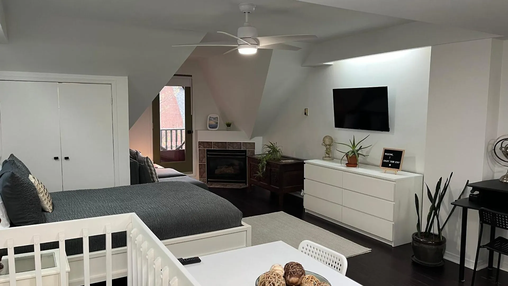 Bright, Private, Peaceful Suite With Retail Conveniences Steps Away Toronto