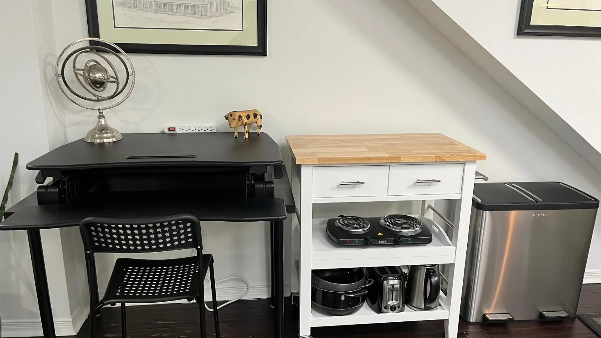Apartment Bright, Private, Peaceful Suite With Retail Conveniences Steps Away Toronto Canada