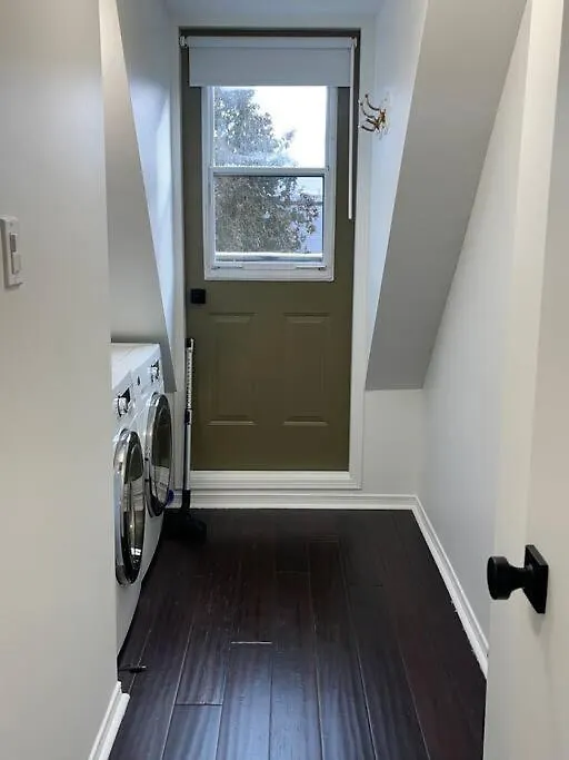 Bright, Private, Peaceful Suite With Retail Conveniences Steps Away Toronto Apartment